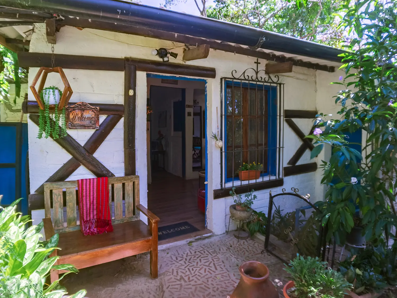 Casa en Panchimalco — Casa Escondida