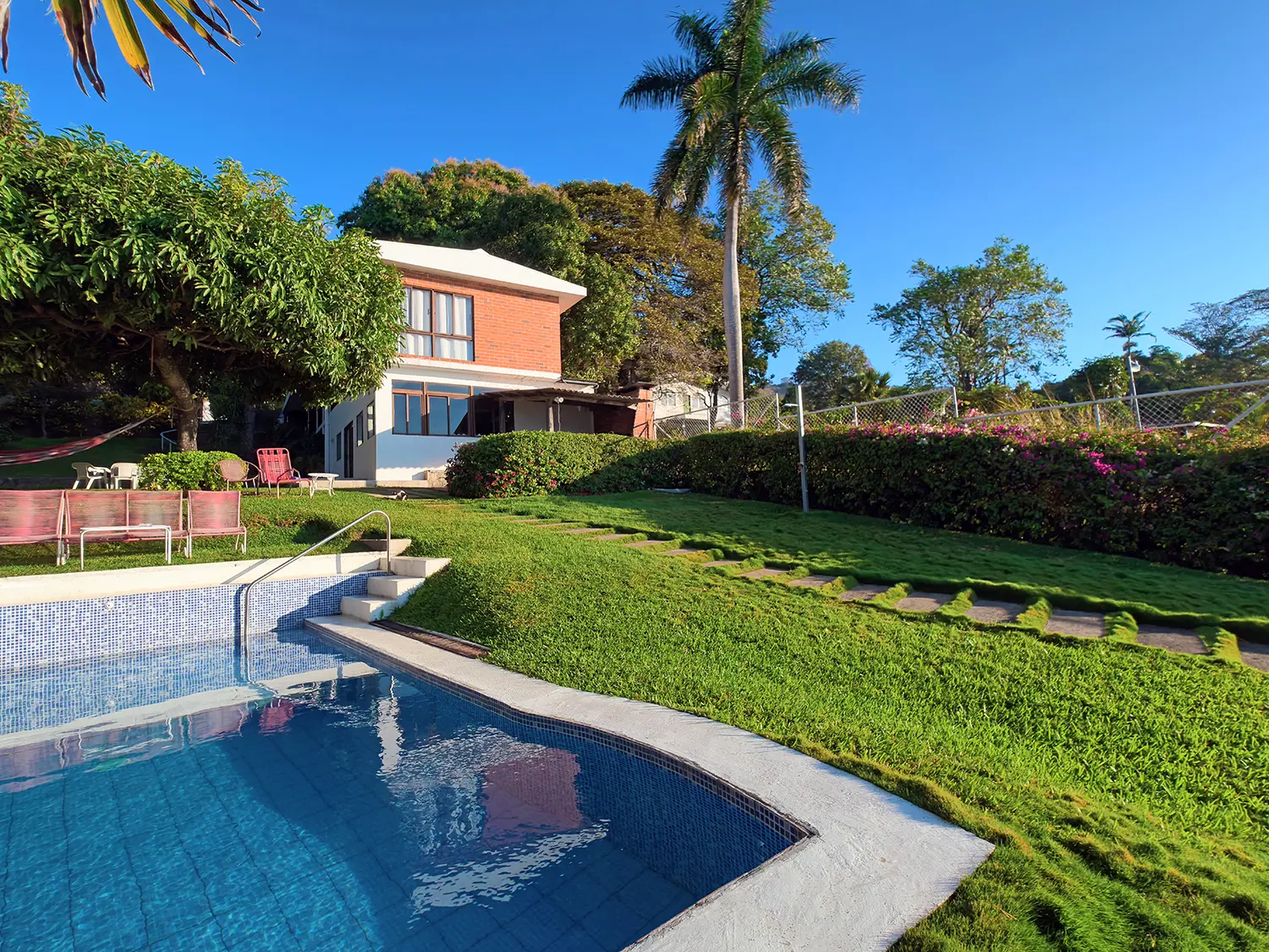 Casa en Lago de Coatepeque — Quinta Milagro